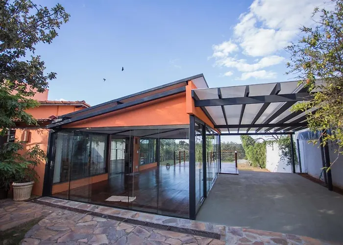 Casa charmosa em condomínio